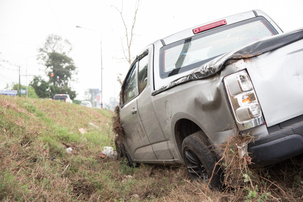 Is It Okay to Leave the Scene of a Pickup Truck Accident If There Are No Injuries?