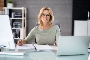 woman-preparing-for-negotiating-with-geico-insurance-company