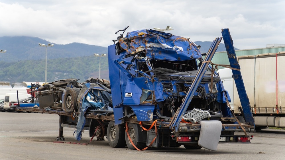 When Should I Consult a Lawyer for a Truck Accident?