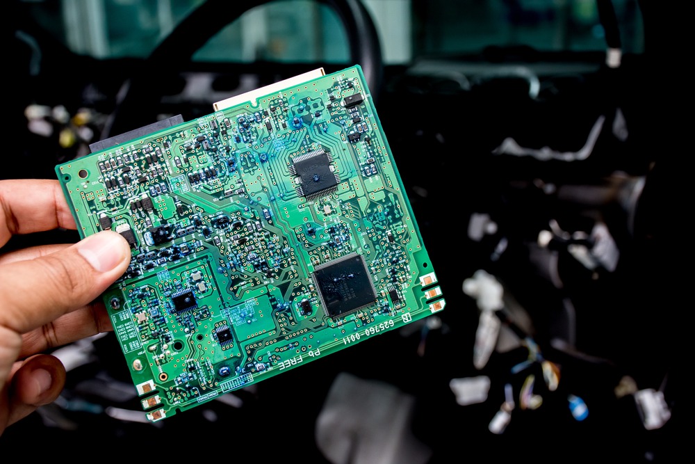 What Is a Commercial Vehicle Onboard Computer?